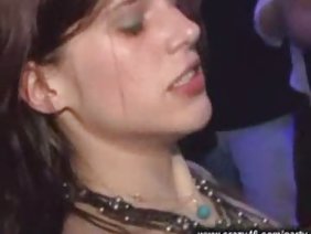 Sucked in the bathroom (HOME AMATEUR PRIVATE)
